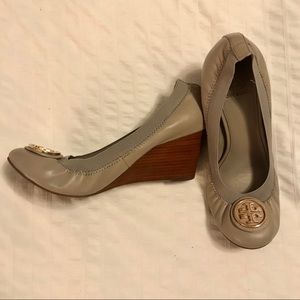 Grey leather Tory Burch wedges